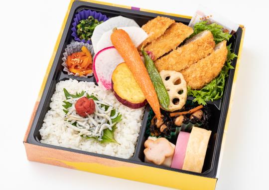 贅沢 鎌倉野菜たっぷり 三元豚のロースとんかつ弁当 1 080円 鎌倉 和ごころの弁当配達 くるめし弁当