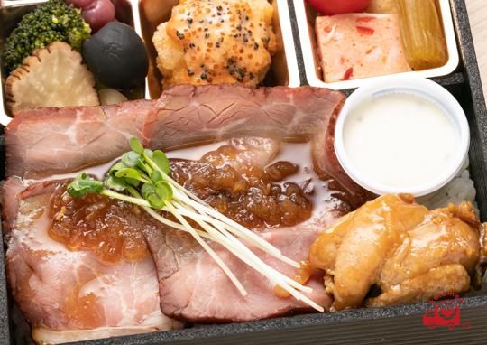 秋田名物比内地鶏と牛モモの低温ローストビーフ弁当-secoundlargeimage